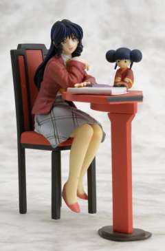 铃明美 Minmay with Desk-资料图