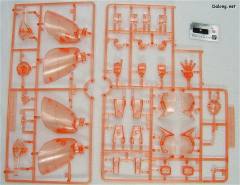 HGUC 夏亚专用机套装 透明版-资料图