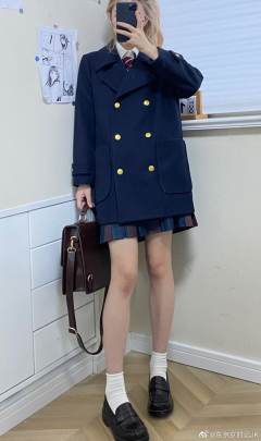 信岚大学大衣-资料图