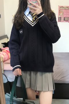 长袖毛衣-资料图