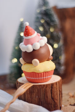 草莓猪猪马芬杯蛋糕-资料图