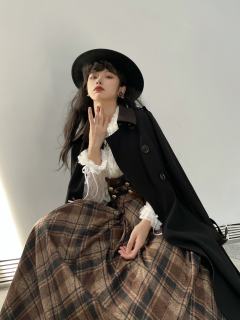 零口零风衣-资料图