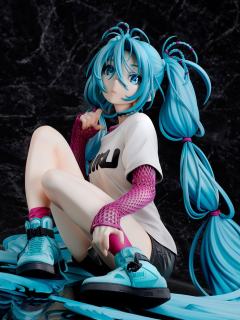初音未来×米山舞 The Latest Street Style "Cute" 限定版(低饱和度版)-资料图