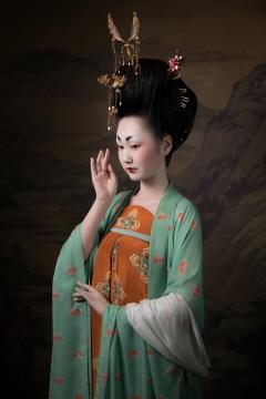 南唐宫月-资料图
