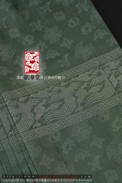 杂宝凤兔妆花织金纱襕裙-资料图