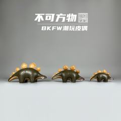 剑龙招财搞怪皮质公仔-小号-资料图