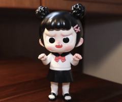 搞怪校服桑-资料图