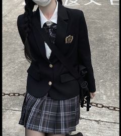 陇海 西服-资料图