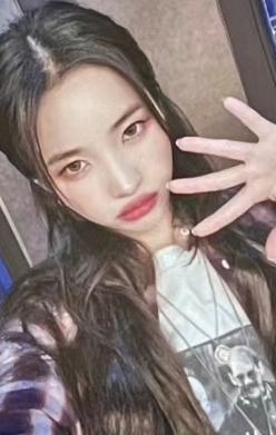 六周年快闪满额卡 娟 ver.B