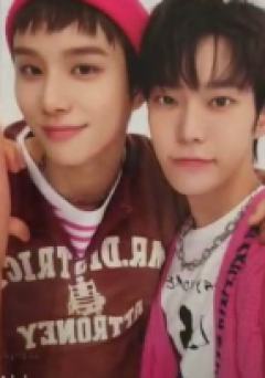 Ay-Yo一期随机卡合照 ver.C 貂九