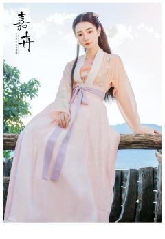 嘉卉·褶裙-资料图