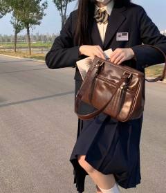 同学录制服包-资料图