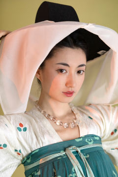 阿斯塔那骑马帷帽仕女-资料图