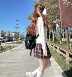 赤金·韩式制服-资料图