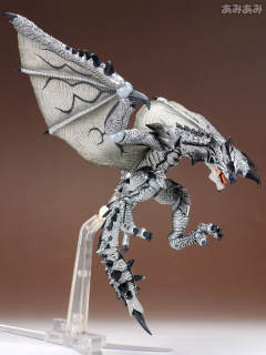 Revoltech リオレウス Silver Ver.-资料图