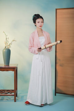 枝蔓小花·飞机袖 褙子-资料图