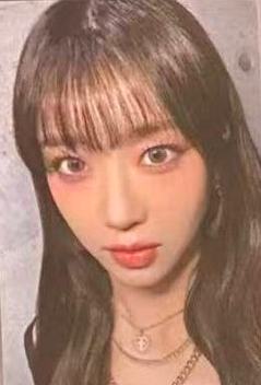 卡套卡 珉