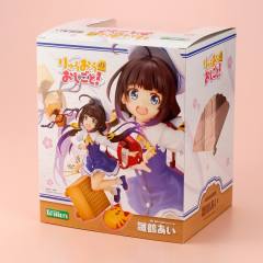 雏鹤爱 -资料图