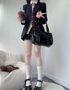 同学录制服包-资料图