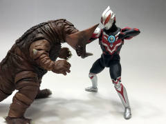 SHF 欧布奥特曼 暗耀形态-资料图