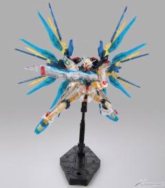RG ZGMF-X20A 强袭自由高达 透明色