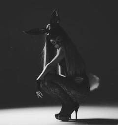 dangerous woman-资料图