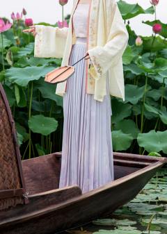 芸芸-资料图