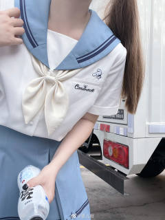玉桂狗水色皇冠系列收腰水手服套装-资料图