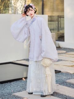 春日藤-资料图