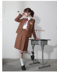 森绫女高·西服-资料图