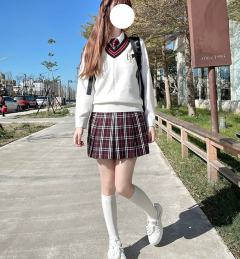 赤金·韩式制服-资料图