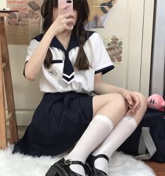 三色箱褶裙-资料图