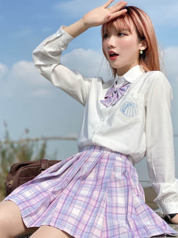 川贝 衬衫