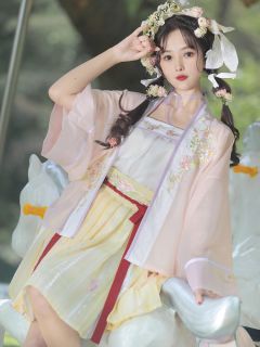 春日少女-资料图