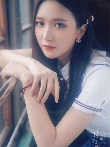 吴哲晗 时间的歌海报内封