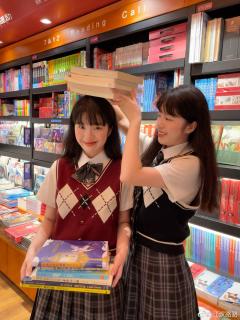 熊本熊针织美式背心-资料图