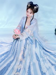 灵鹿歌-资料图