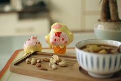 白巧草莓流心冰淇淋-资料图