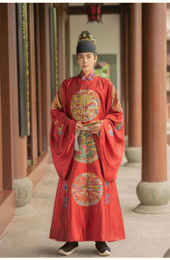 织金仿妆花十二章纹衮服圆领袍龙袍-资料图