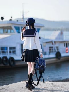 栗野丘·衬衫-资料图