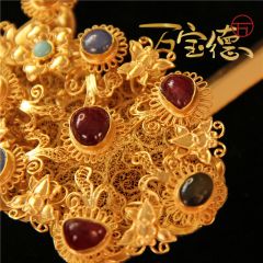 蝶穿祥云间-资料图