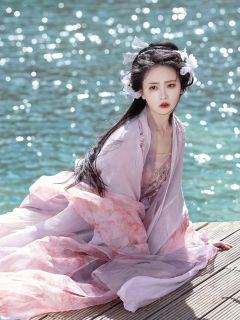 琉璃月-资料图