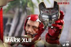1:4比例珍藏人偶 钢铁侠MARK 42 豪华版-资料图