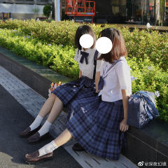 周年渐变格-资料图