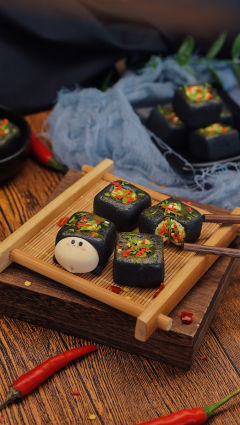 一口臭豆腐-资料图