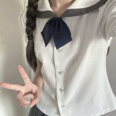 灰色条纹衬衫-资料图