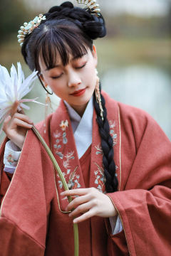 花鸟偶谈-资料图