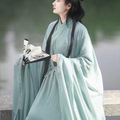 携酒挽风-资料图