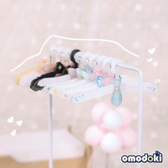 亚克力娃用衣架-资料图