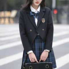 栗子蜜两粒扣西服-资料图